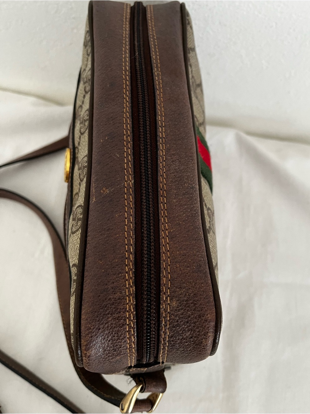 Vintage Gucci GG Supreme Sherry Line Crossbody Camera Bag Early 80s Collectible - Picture 12 of 17